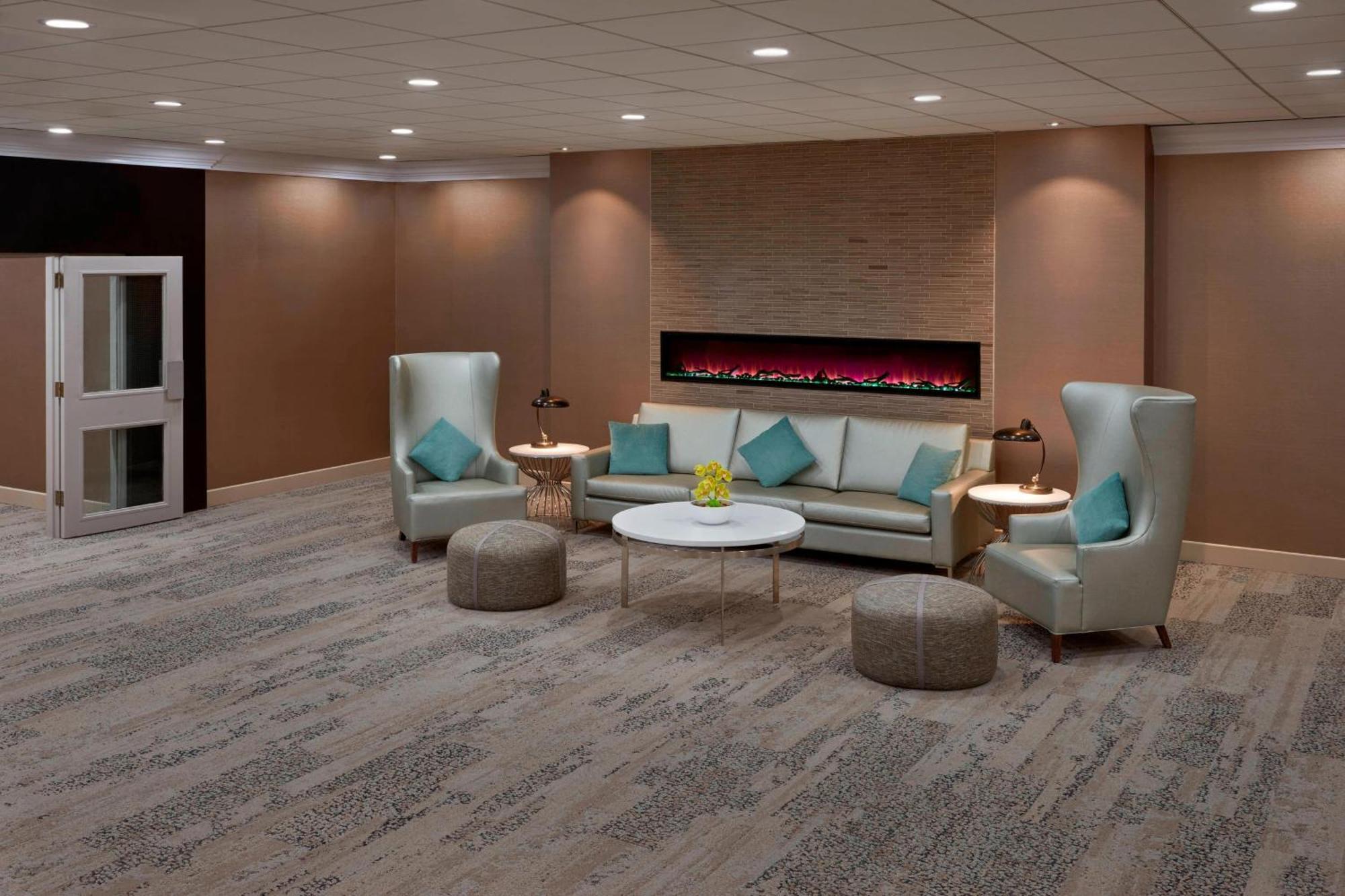 Four Points By Sheraton Toronto Airport Mississauga Exterior photo